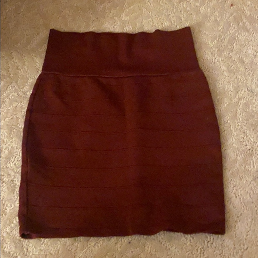 Maroon bodycon skirt